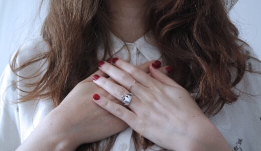 女性の指輪サイズの太い基準は？中指や薬指の平均サイズは何号？